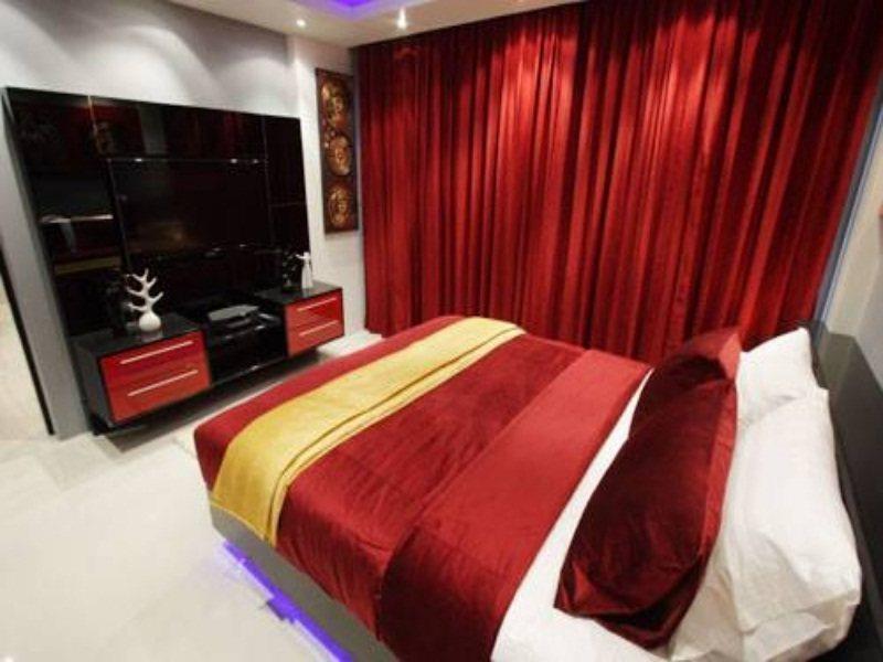 Absolute Bangla Suites Patong Rum bild